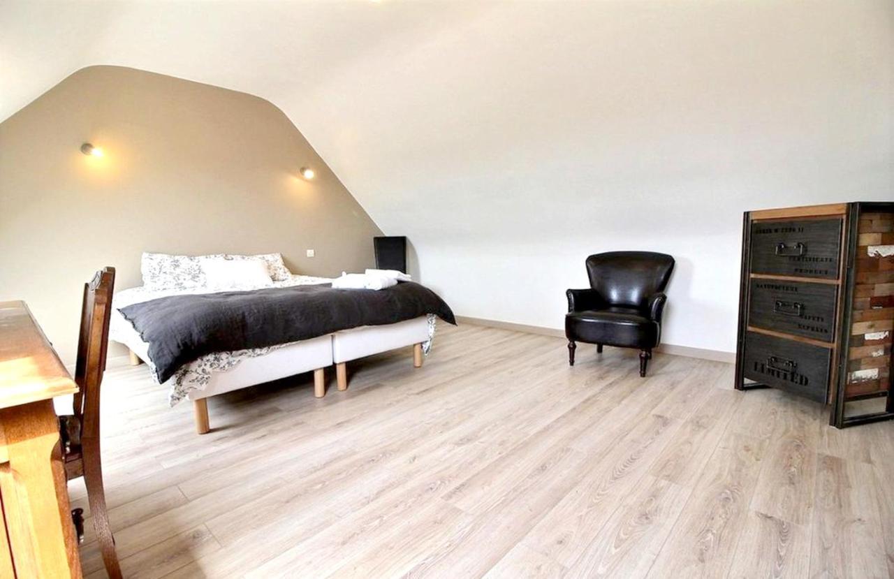 Maison Spacieuse A Plougonven Avec Jacuzzi Et Jardin Exterior foto